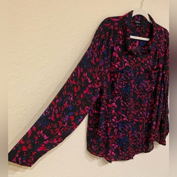Torrid Long Sleeve Button Down Blouse Size 3 LIKE NEW - Picture 4 of 8